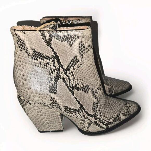 Alias Mae Boots Women’s Beige Snakeskin Leather Pointed Toe Bootie Sz 39, 8 US - Picture 3 of 10